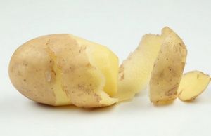 Простые правила использования картофельных очистков в качестве удобрения на огороде